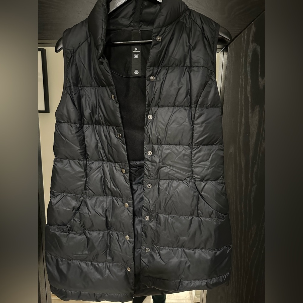 Lululemon black puffer vest